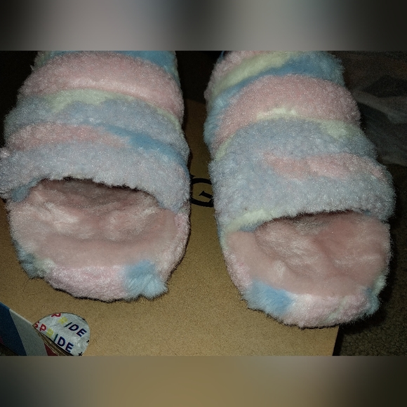 Ugg fluff yeah pride slide slippers cali collage size 8 - Picture 10 of 10